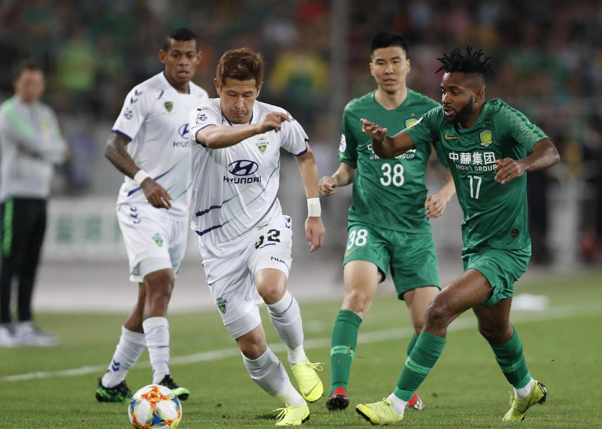 集结日亚冠焦点战；洛杉矶湖人防线松动；压力陡增；身体对抗强度拉满的简单介绍